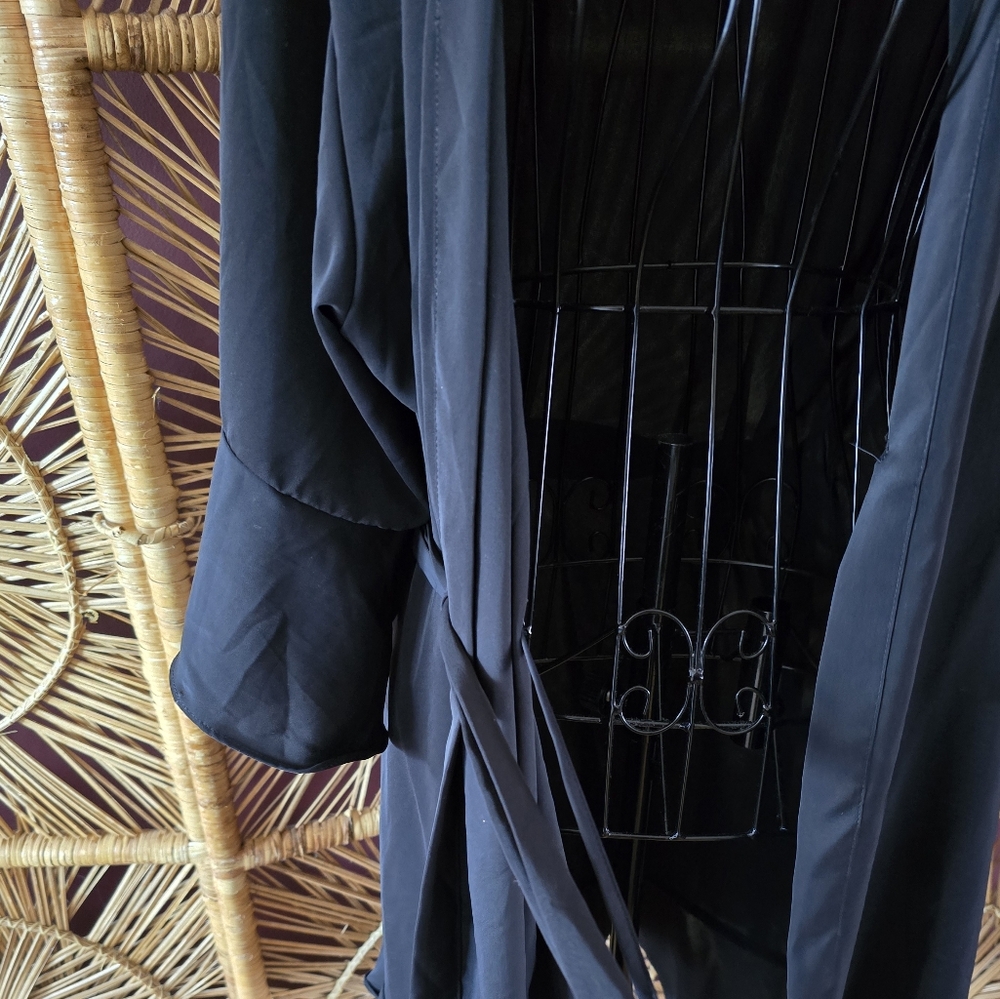 🧖‍♀️Satin Ruffle Robe - Picture 5 of 5